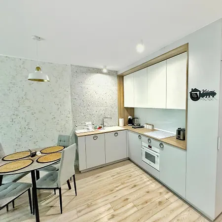 Apartament Whiteblue Kolobrzeg Z Duzym Ogrodkiem - 100 M Od Plazy! Whiteblue Kolberg Apartment Mit Grossem Garten - 100 M Vom Strand Entfernt! Whiteblue Kolobrzeg Apartman S Velkou Zahradou - 100 M Od Plaze! Exterior photo